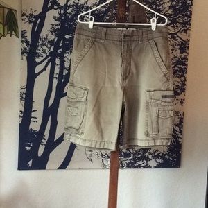 Men’s Unionbay cargo shorts size 32
